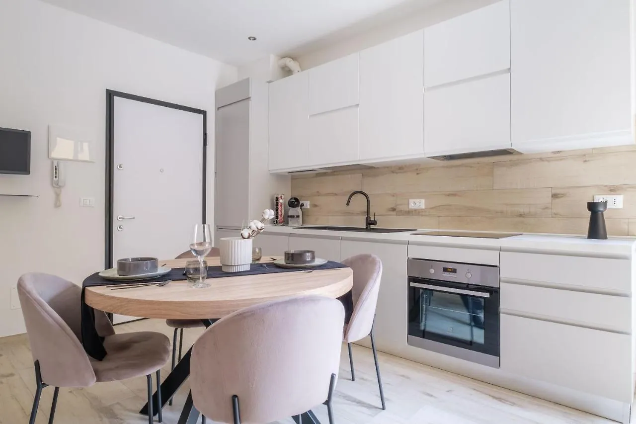 Alloggio Con Terrazzo - Belfiore Apartment Bologna 0*,  Italy